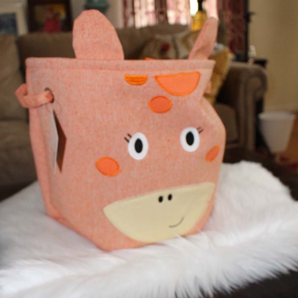 Giraffe ,embroidered collapsible round storage basket